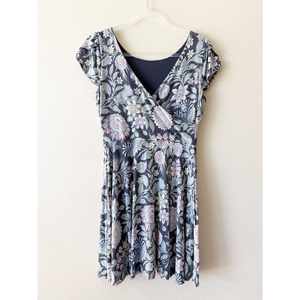 Ann Taylor LOFT Botanical Print VNeck Dress Gray Pink Floral A Line Skater Dress